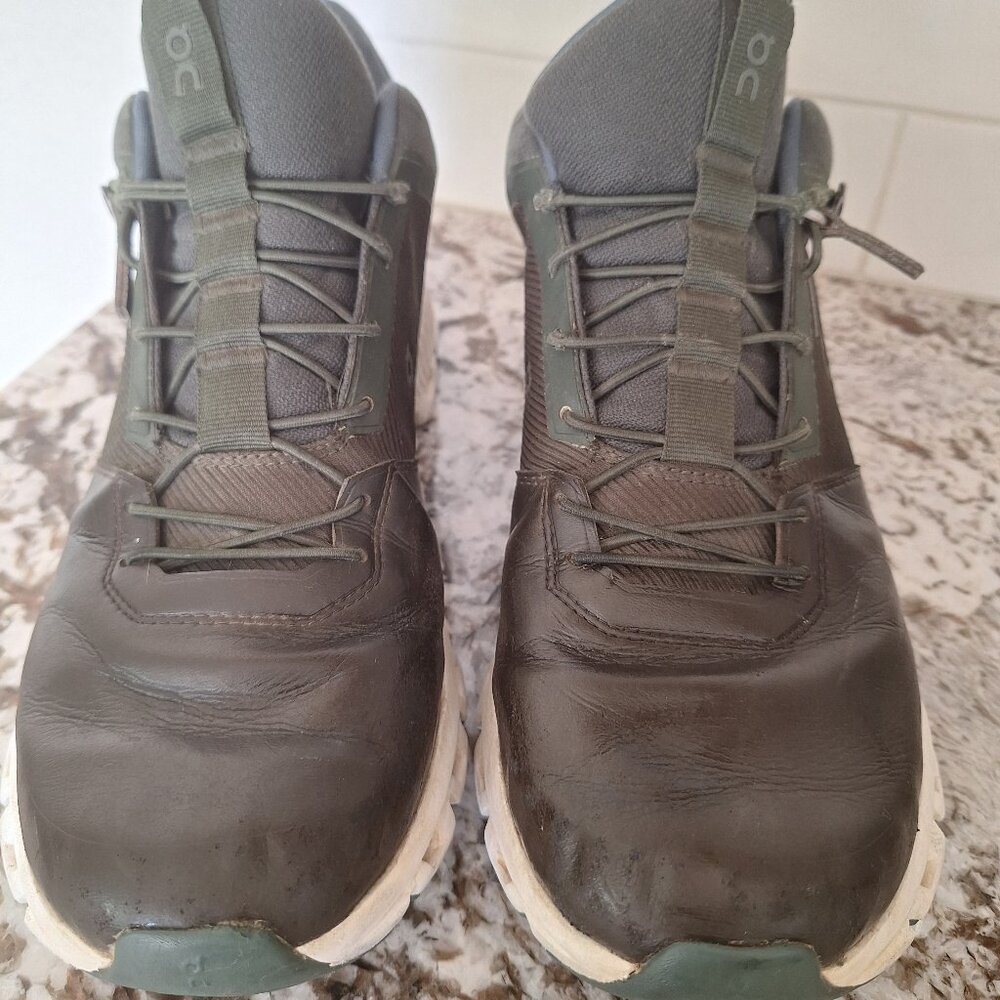 On running cloud hi sneakers waterproof Leather size 9.5